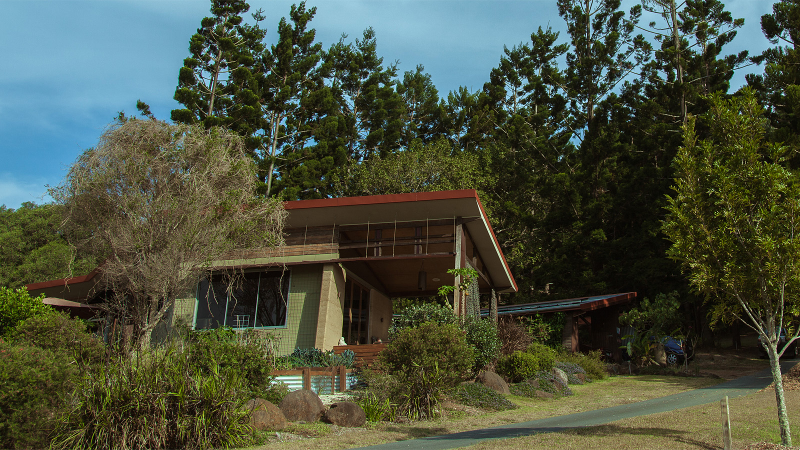 Illustration for article titled 21 Amazing Off-the-Grid Houses